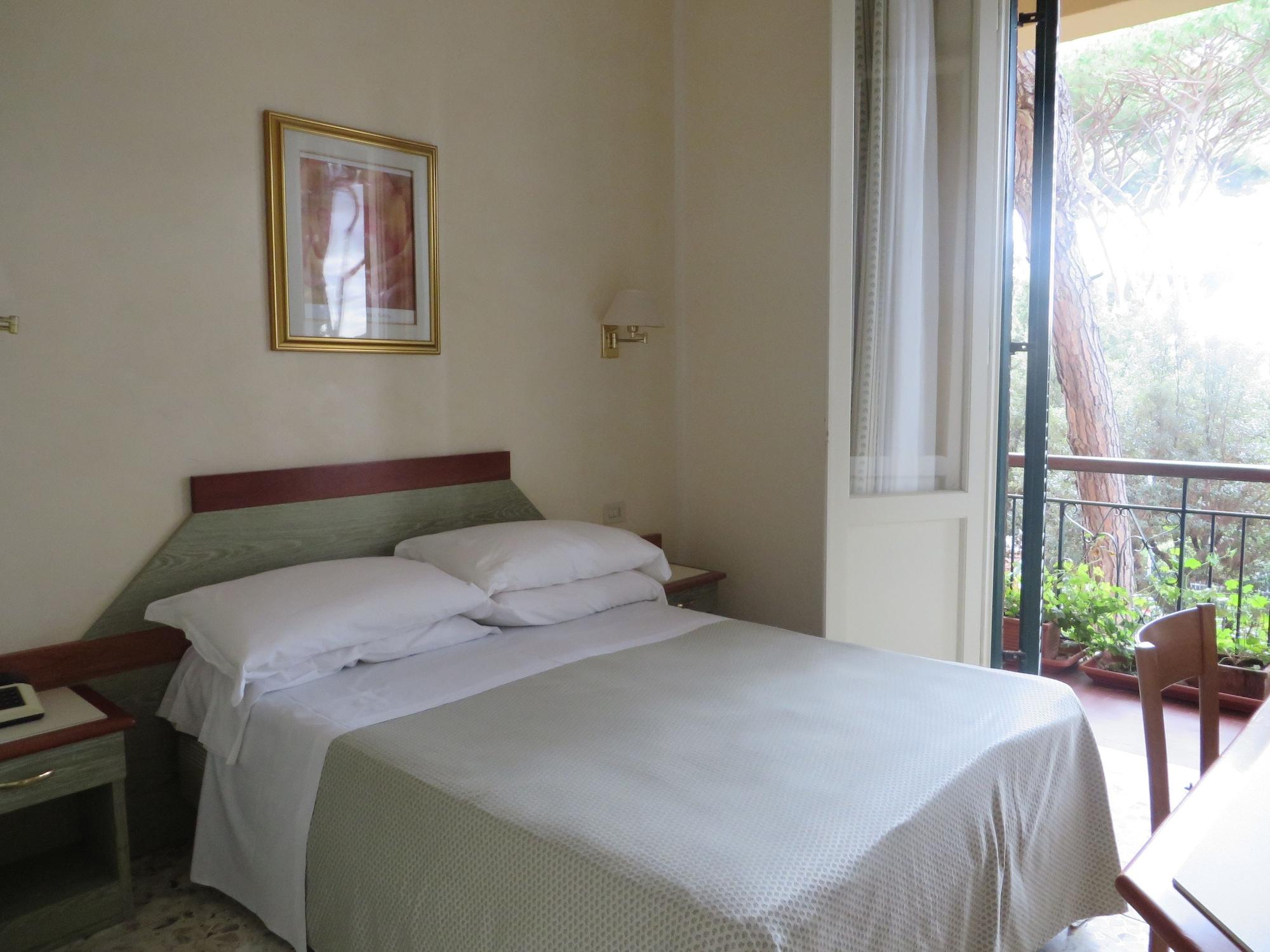 Hotel Villa Tiziana Marina di Pietrasanta Exterior photo