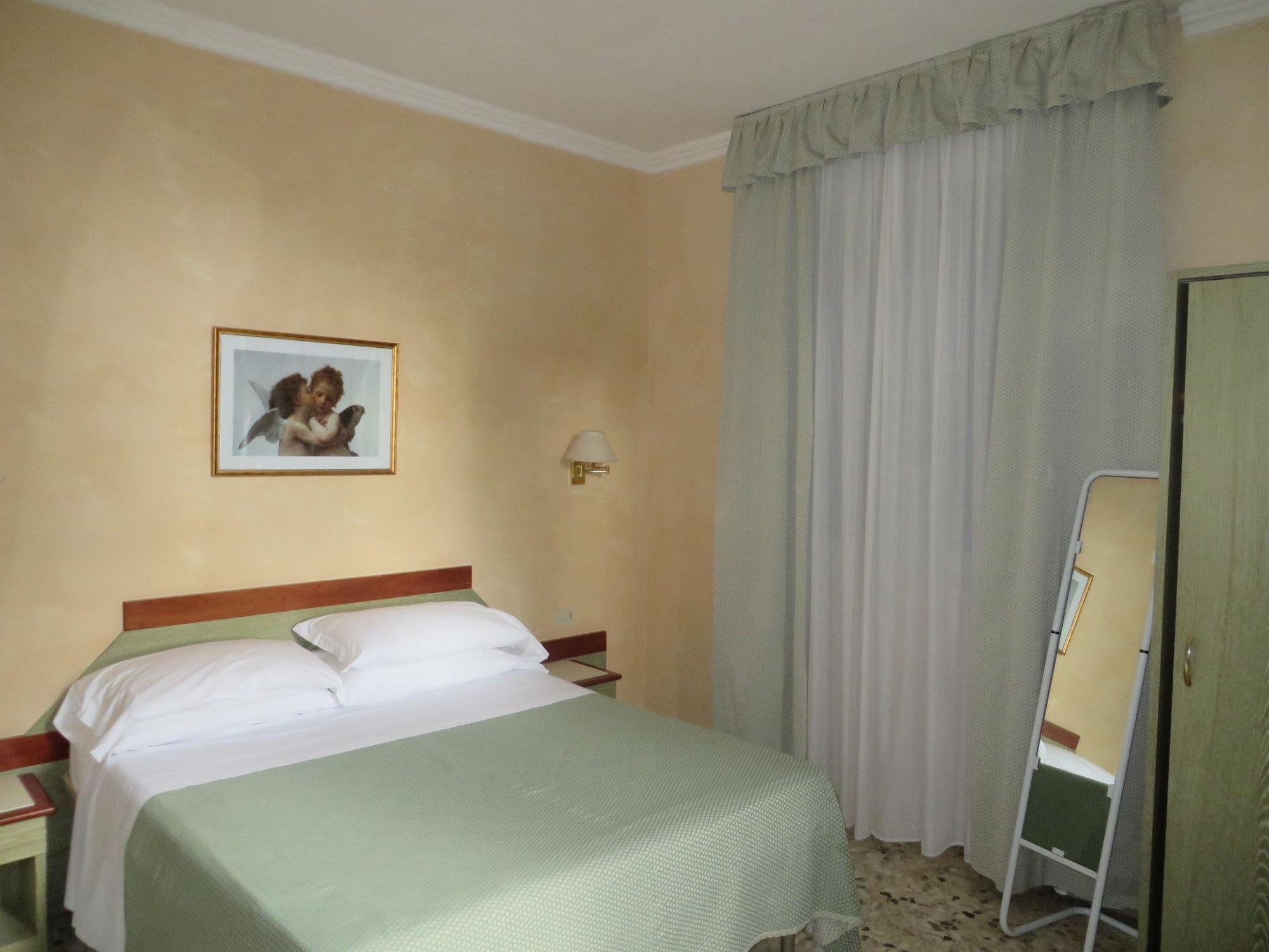 Hotel Villa Tiziana Marina di Pietrasanta Exterior photo