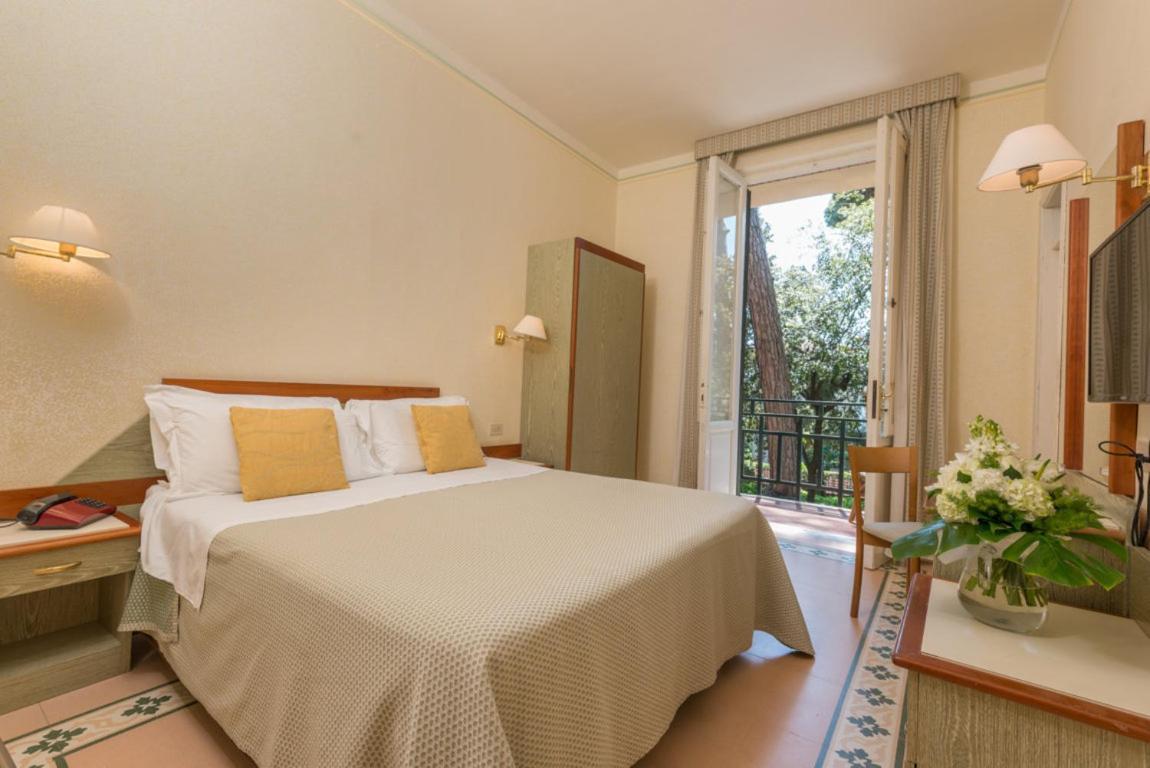 Hotel Villa Tiziana Marina di Pietrasanta Exterior photo