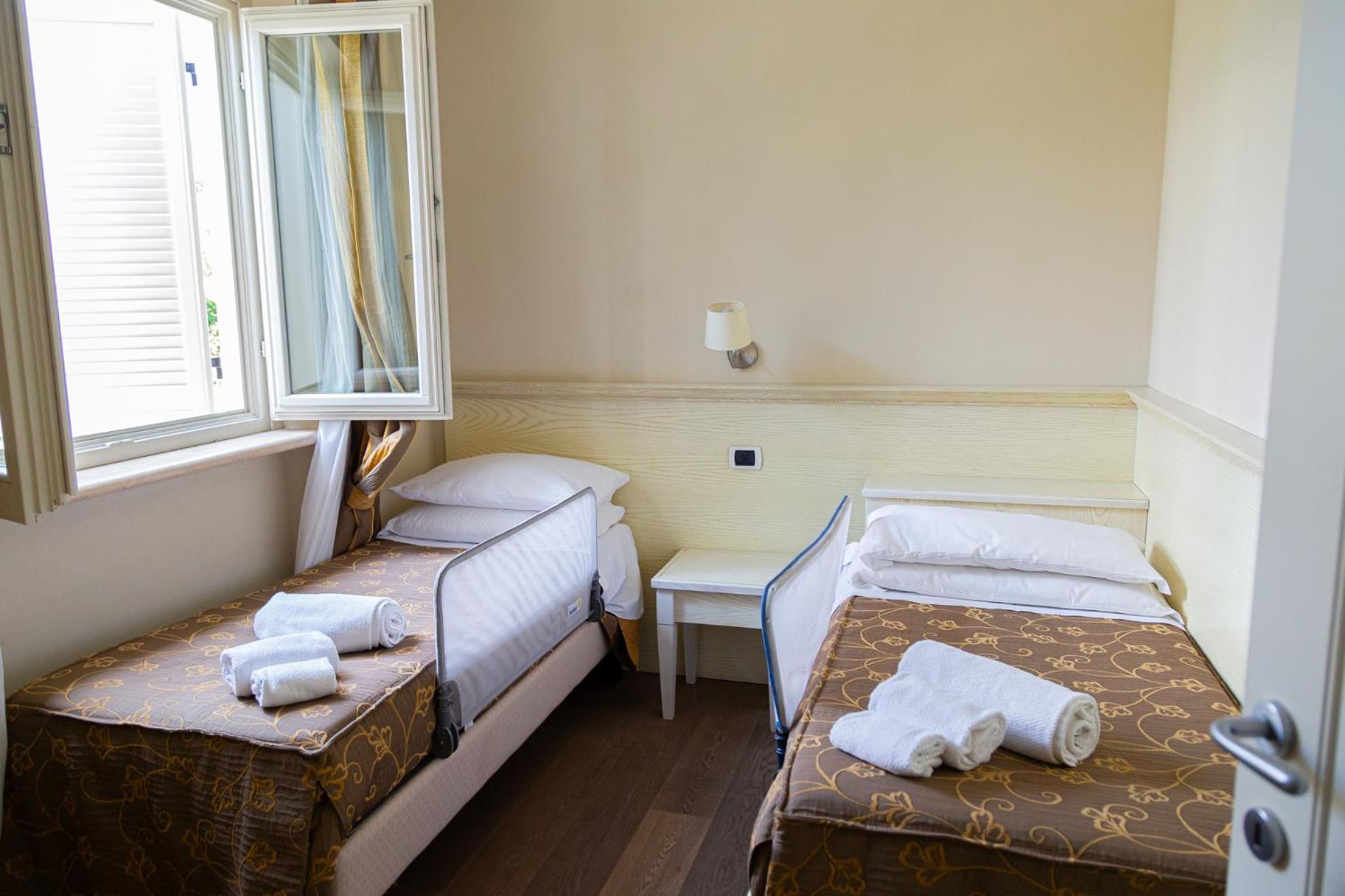 Hotel Villa Tiziana Marina di Pietrasanta Exterior photo