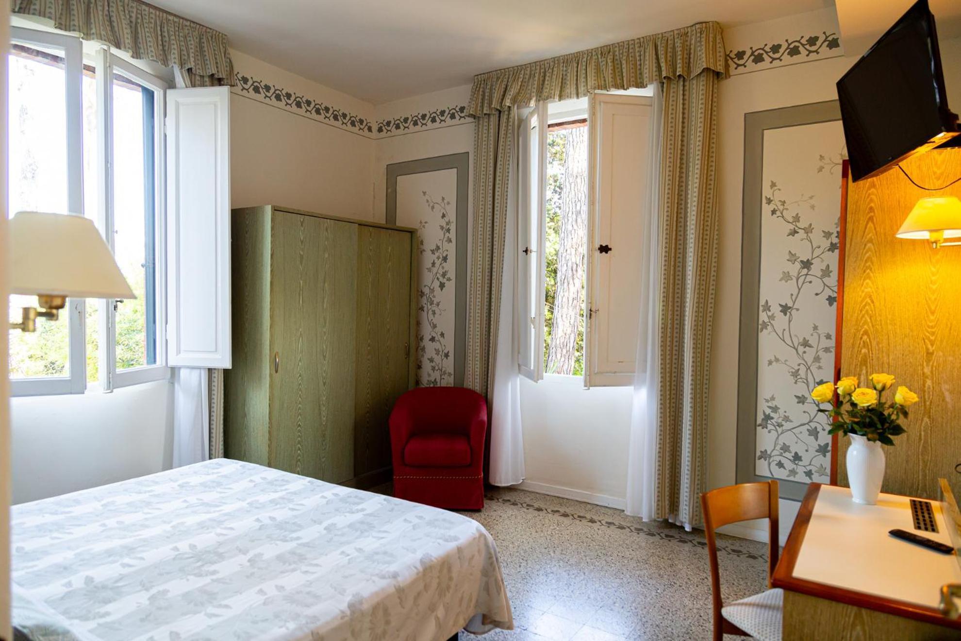 Hotel Villa Tiziana Marina di Pietrasanta Exterior photo