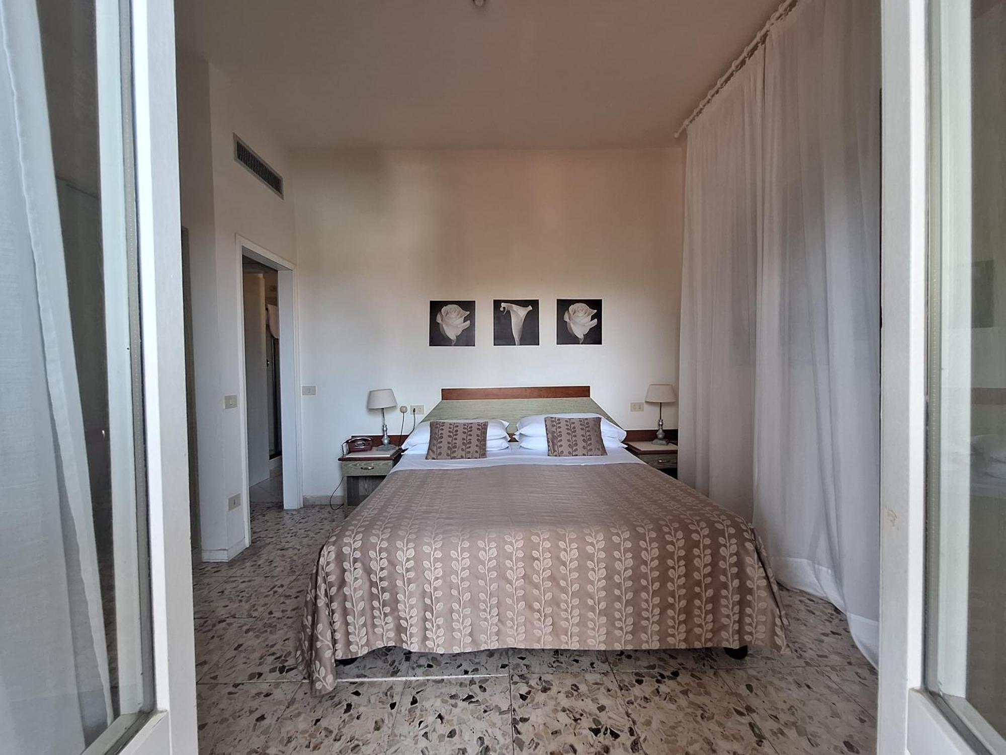 Hotel Villa Tiziana Marina di Pietrasanta Exterior photo