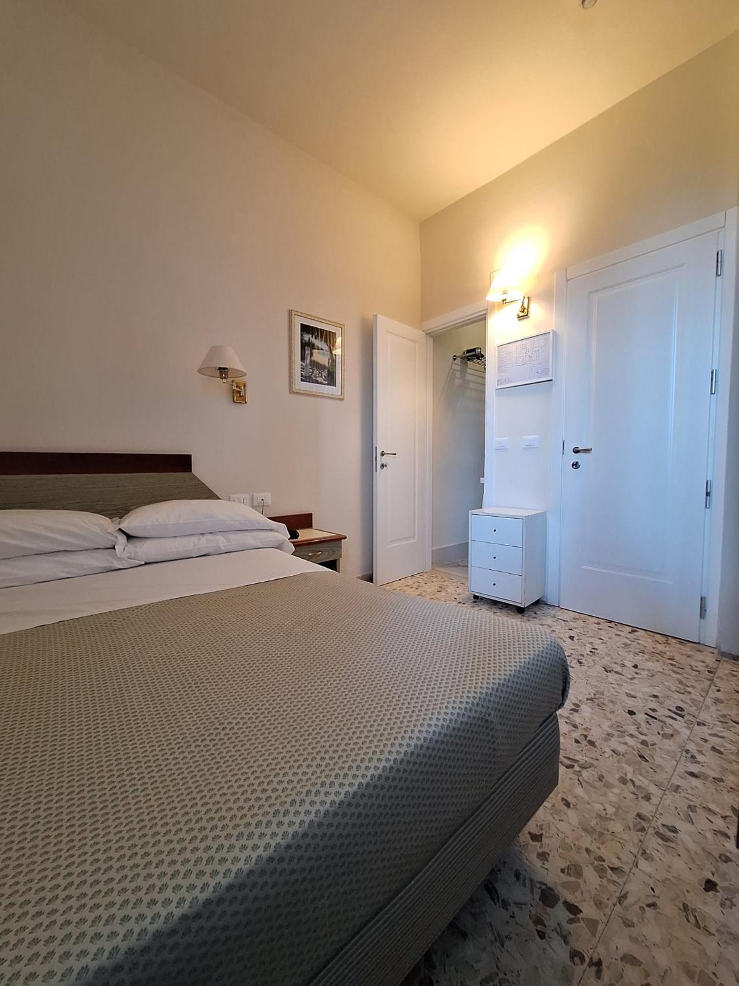 Hotel Villa Tiziana Marina di Pietrasanta Exterior photo