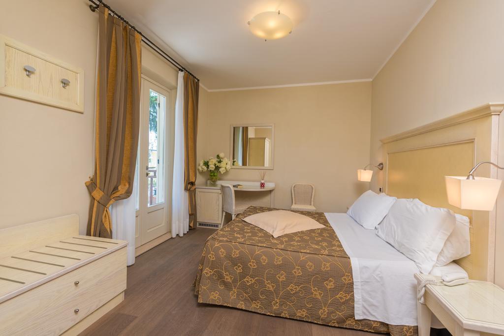 Hotel Villa Tiziana Marina di Pietrasanta Exterior photo