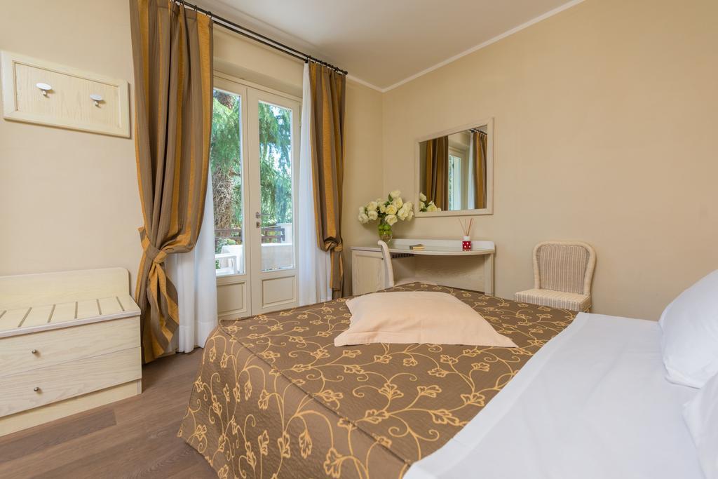 Hotel Villa Tiziana Marina di Pietrasanta Exterior photo